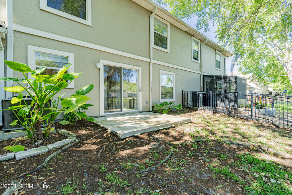 1630 Vineland Circle - Photo 32