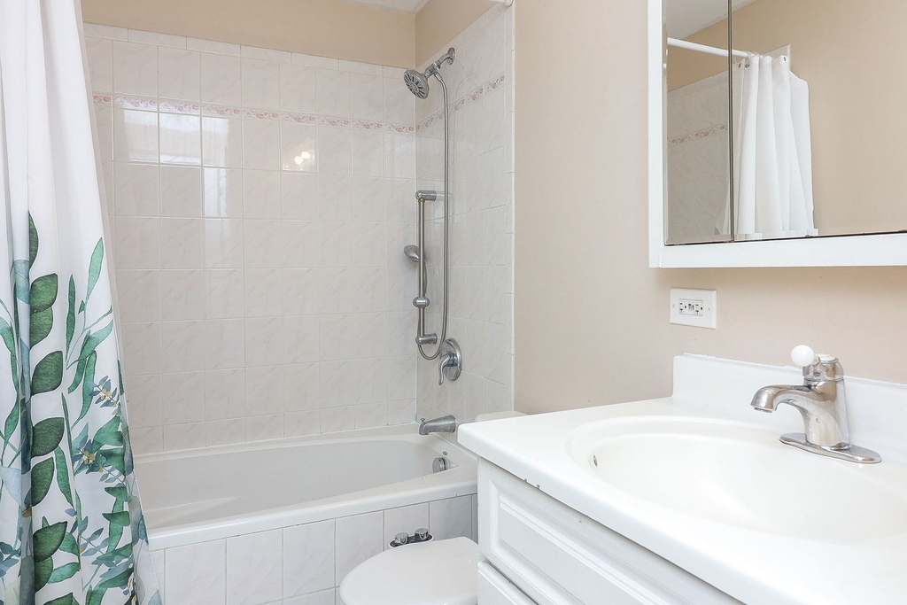 6708 W 107th Street - Photo 9