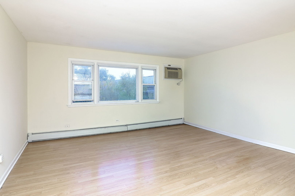 6708 W 107th Street - Photo 1