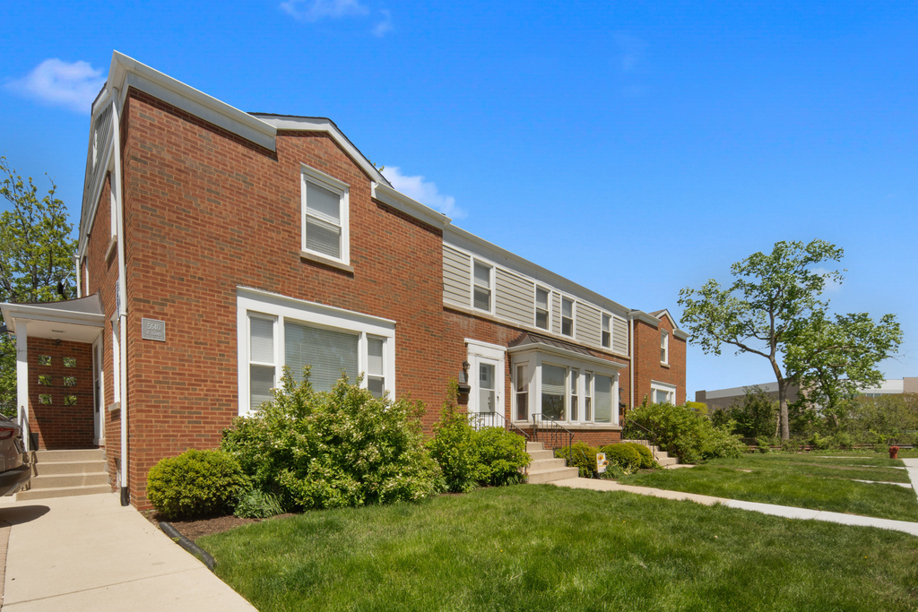 5638 W Carmen Avenue - Photo 0