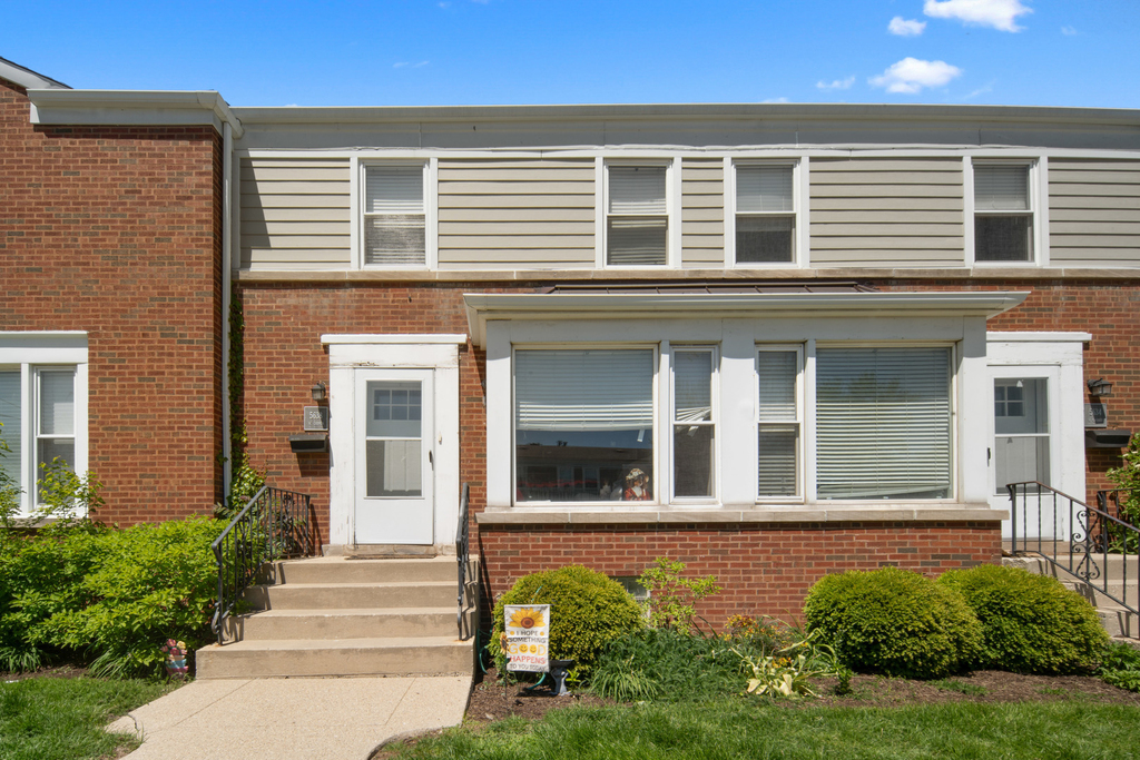 5638 W Carmen Avenue - Photo 1