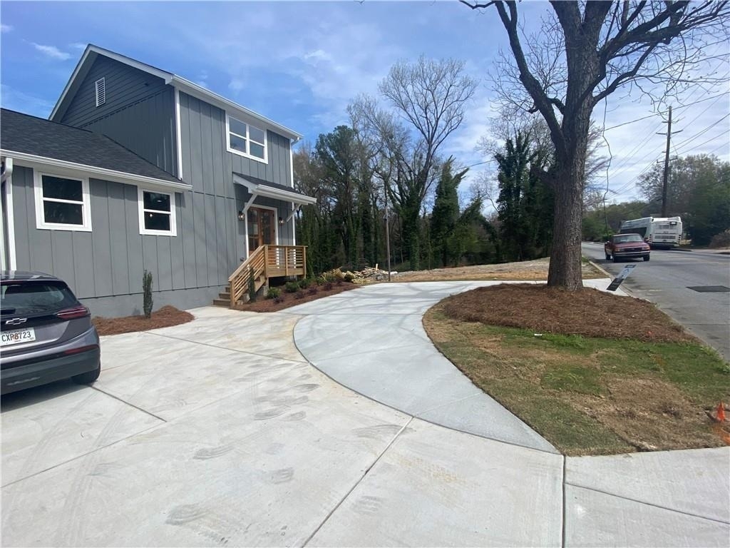 1740 Bolton Road Nw - Photo 1