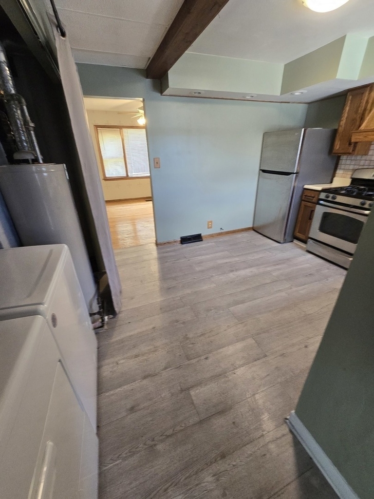 1436 Beach Avenue - Photo 2