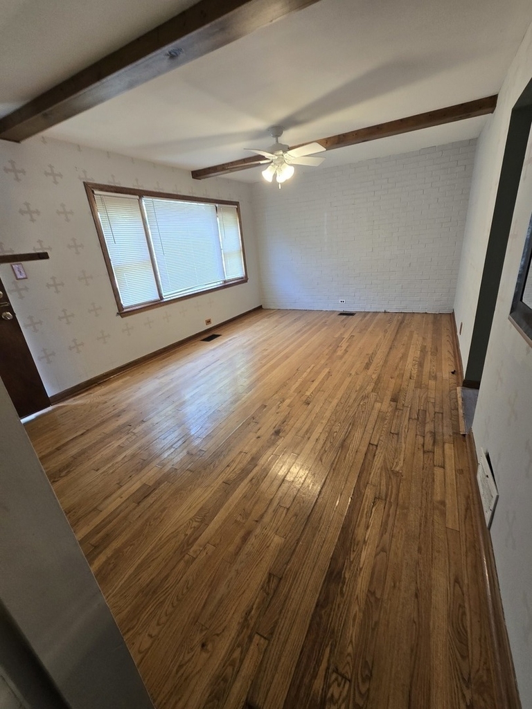 1436 Beach Avenue - Photo 6