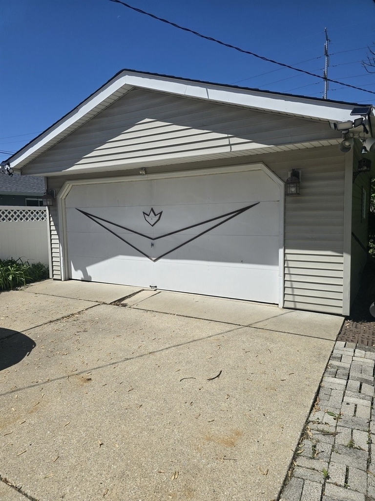 1436 Beach Avenue - Photo 10