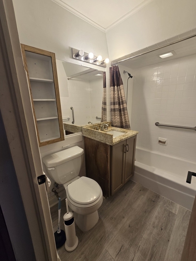 1436 Beach Avenue - Photo 3