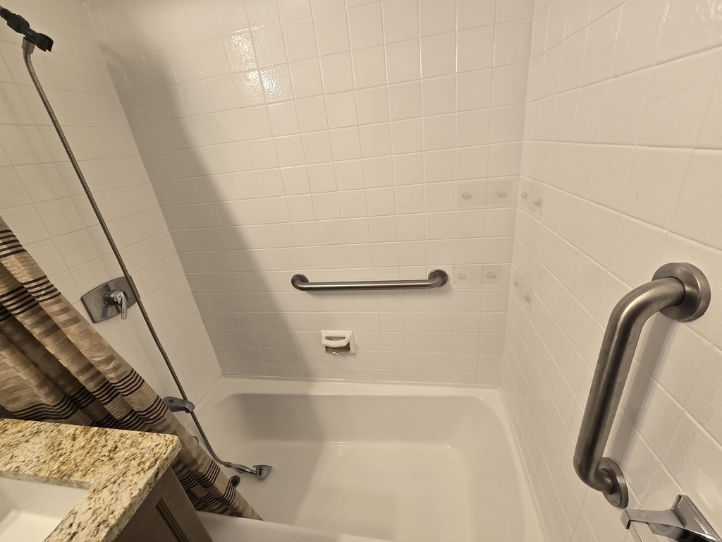 1436 Beach Avenue - Photo 5