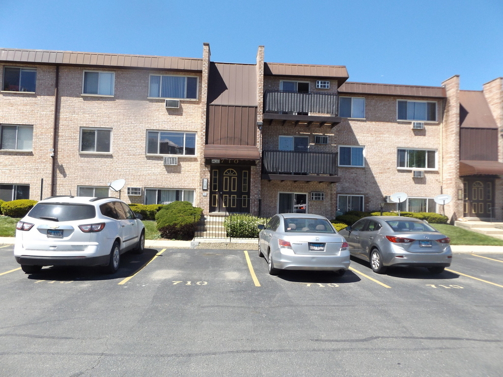710 W Huntington Commons Road - Photo 1