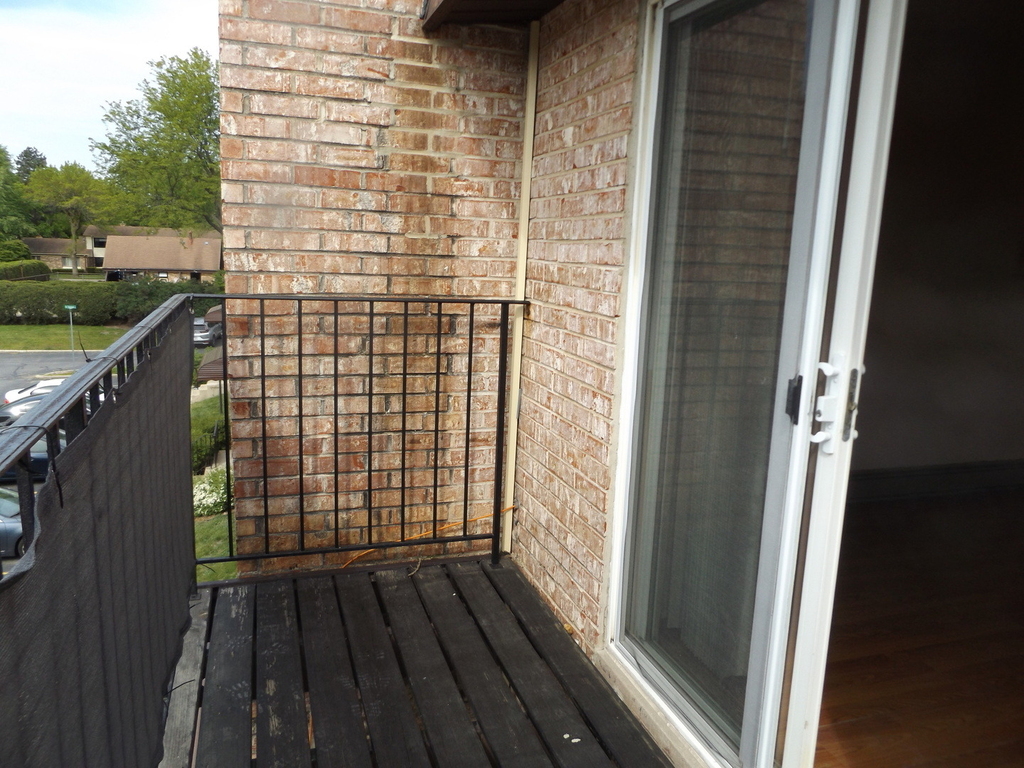 710 W Huntington Commons Road - Photo 6