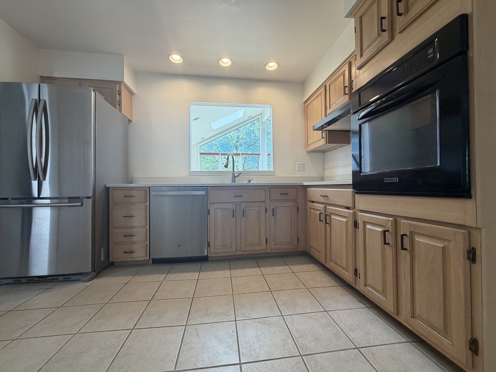 1161 Parker Lane - Photo 3