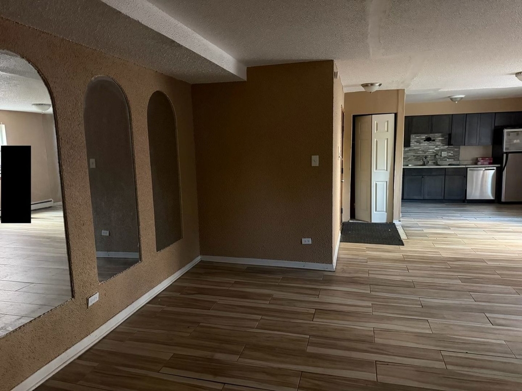 950 E 86th Street - Photo 10
