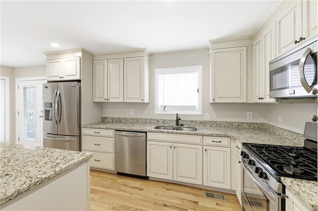 2176 Riverside Drive - Photo 8
