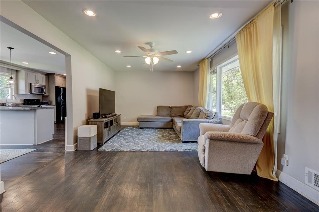 1848 Winthrop Drive Se - Photo 6