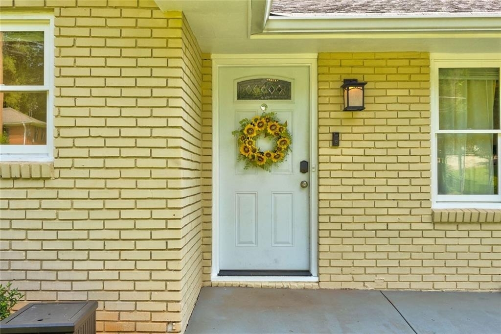 1848 Winthrop Drive Se - Photo 2