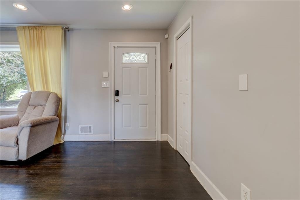 1848 Winthrop Drive Se - Photo 4