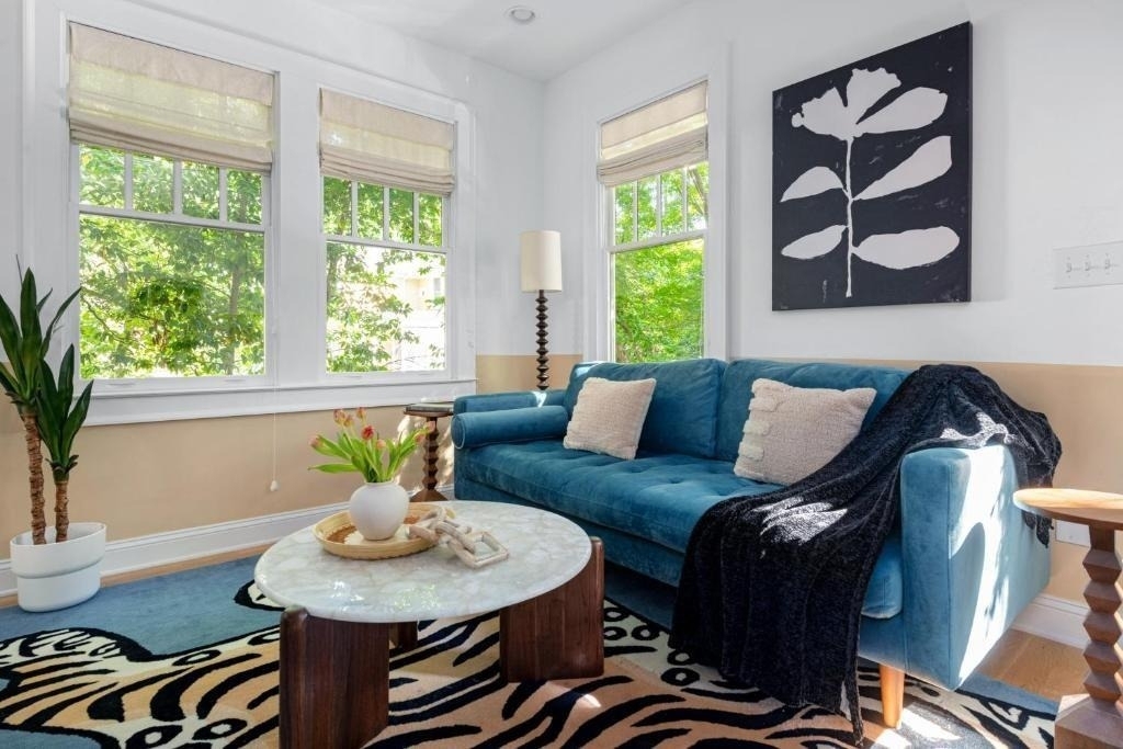 1054 Euclid Avenue Ne - Photo 3