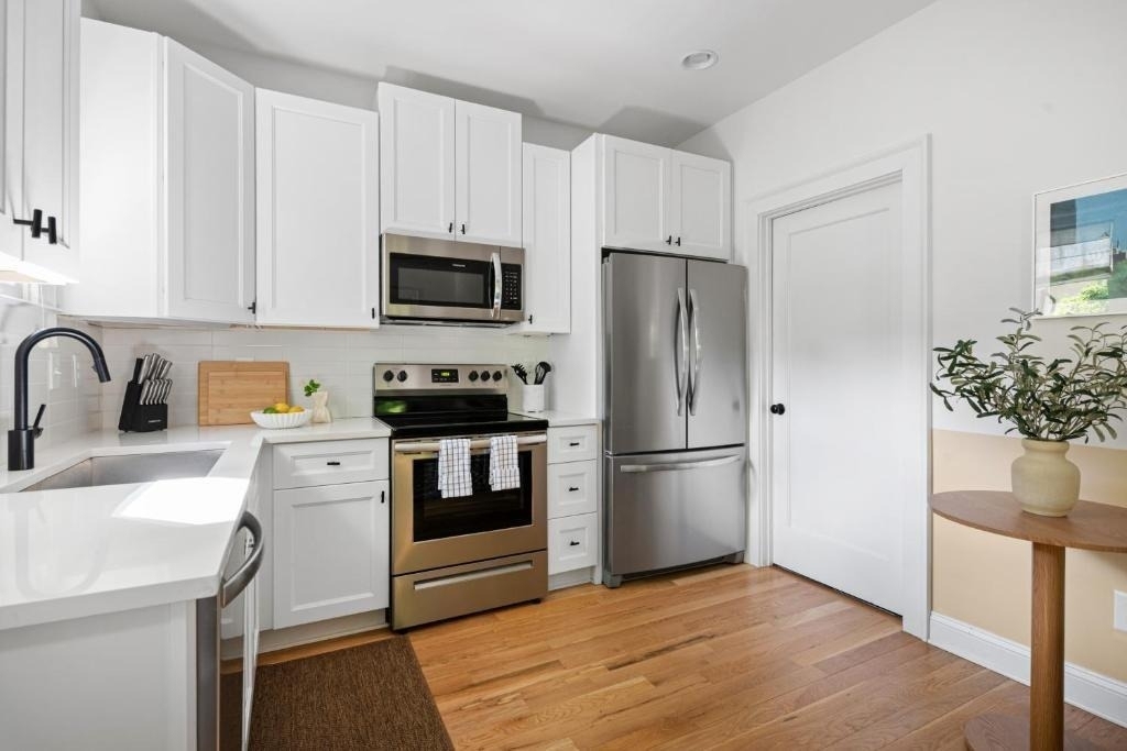 1054 Euclid Avenue Ne - Photo 10