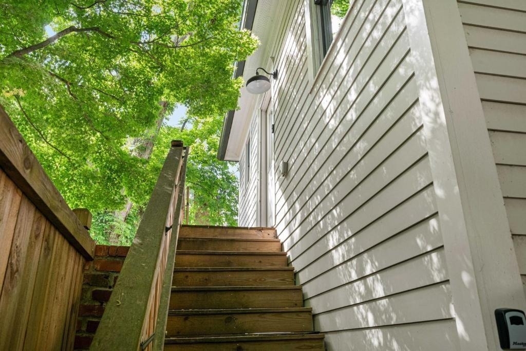 1054 Euclid Avenue Ne - Photo 4