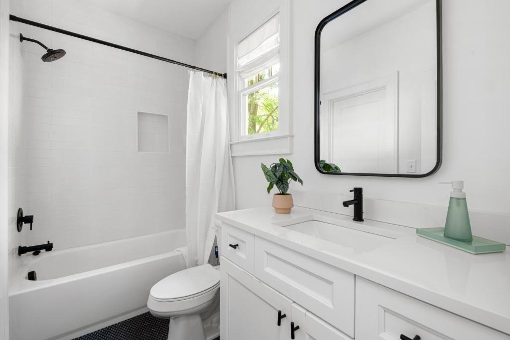 1054 Euclid Avenue Ne - Photo 25