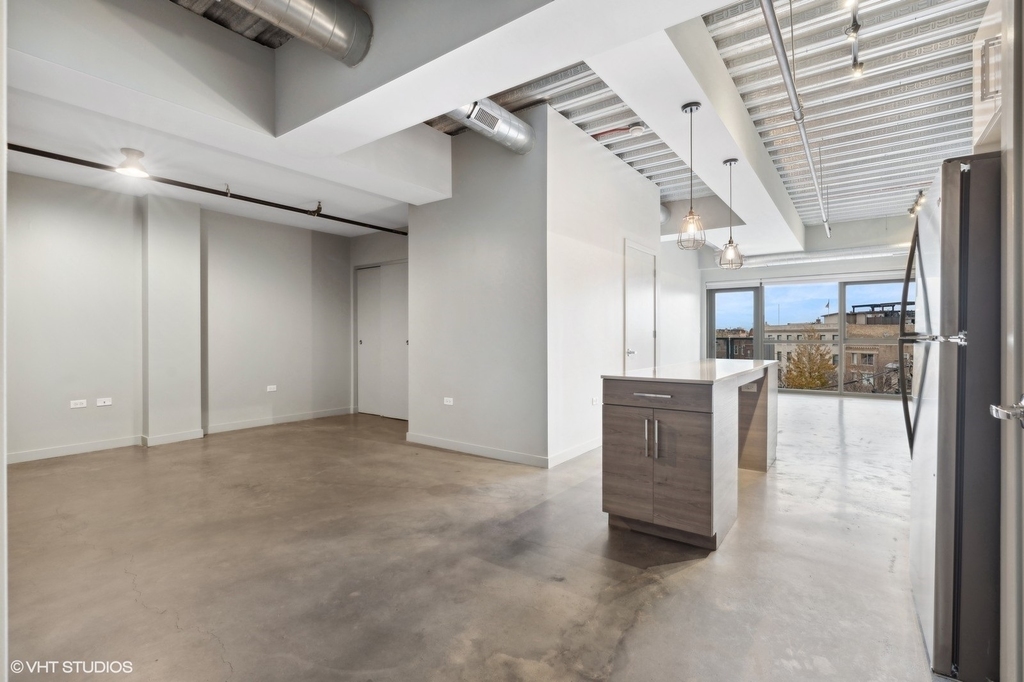 1241 N Milwaukee Avenue - Photo 1