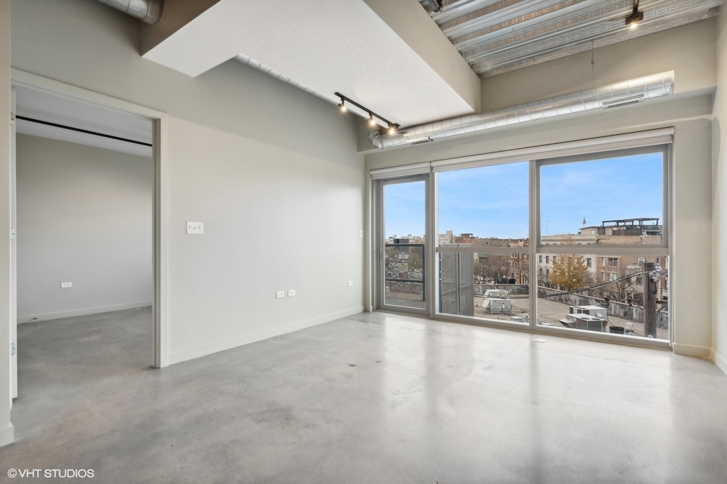 1241 N Milwaukee Avenue - Photo 2