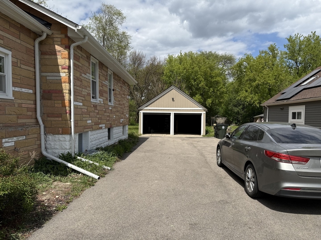 208 W Nippersink Road - Photo 1