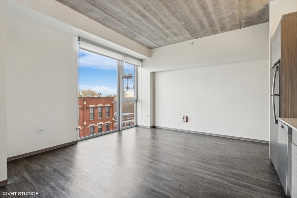1920 N Milwaukee Avenue - Photo 2