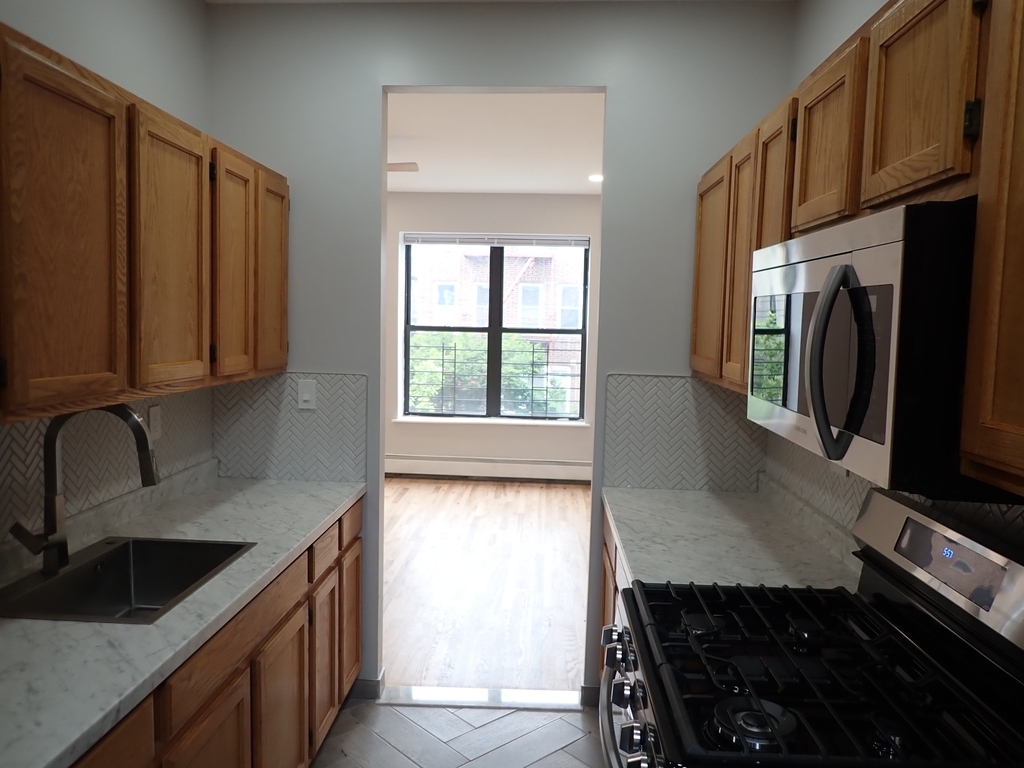982 Dumont Avenue - Photo 15