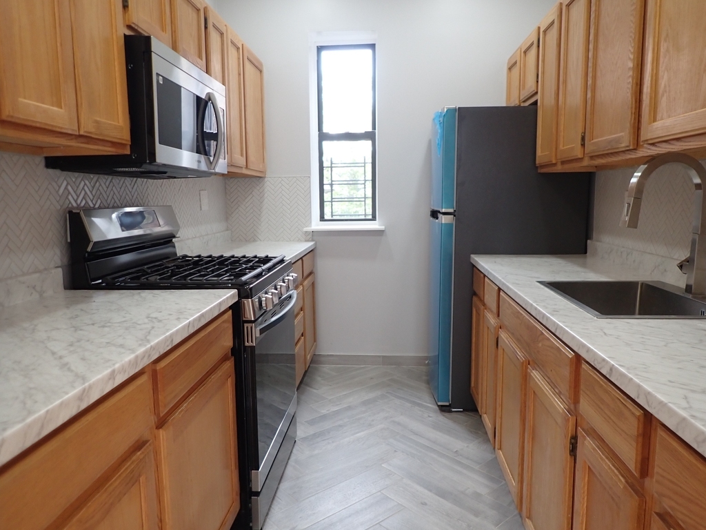 982 Dumont Avenue - Photo 14