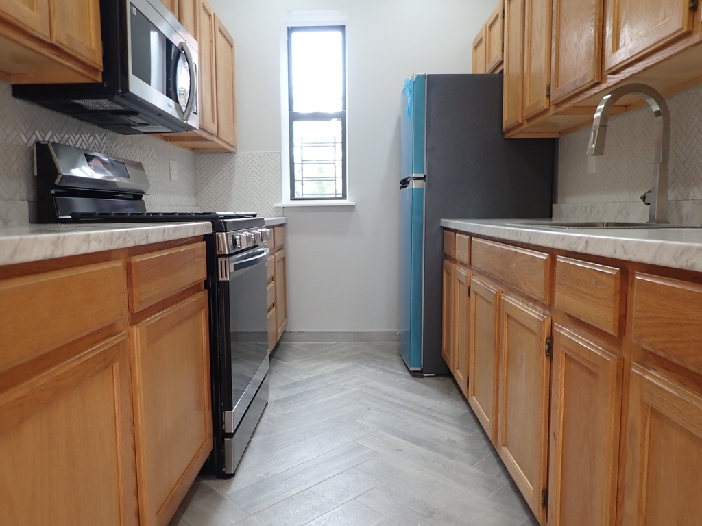 982 Dumont Avenue - Photo 13