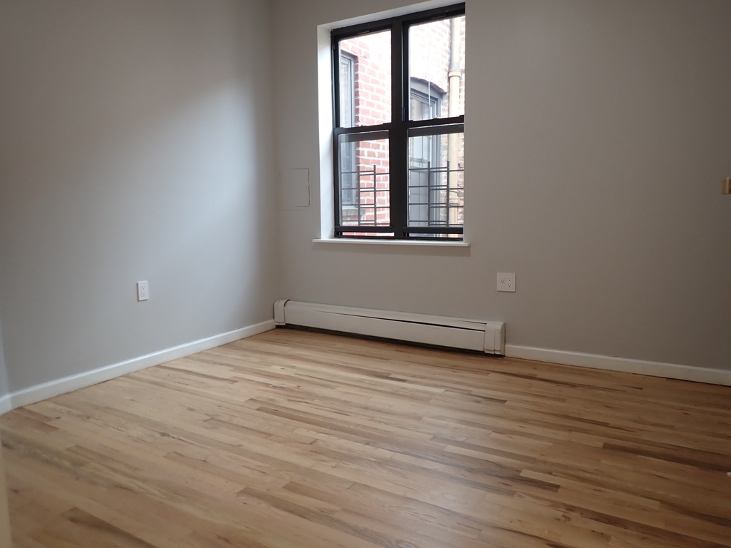 982 Dumont Avenue - Photo 11