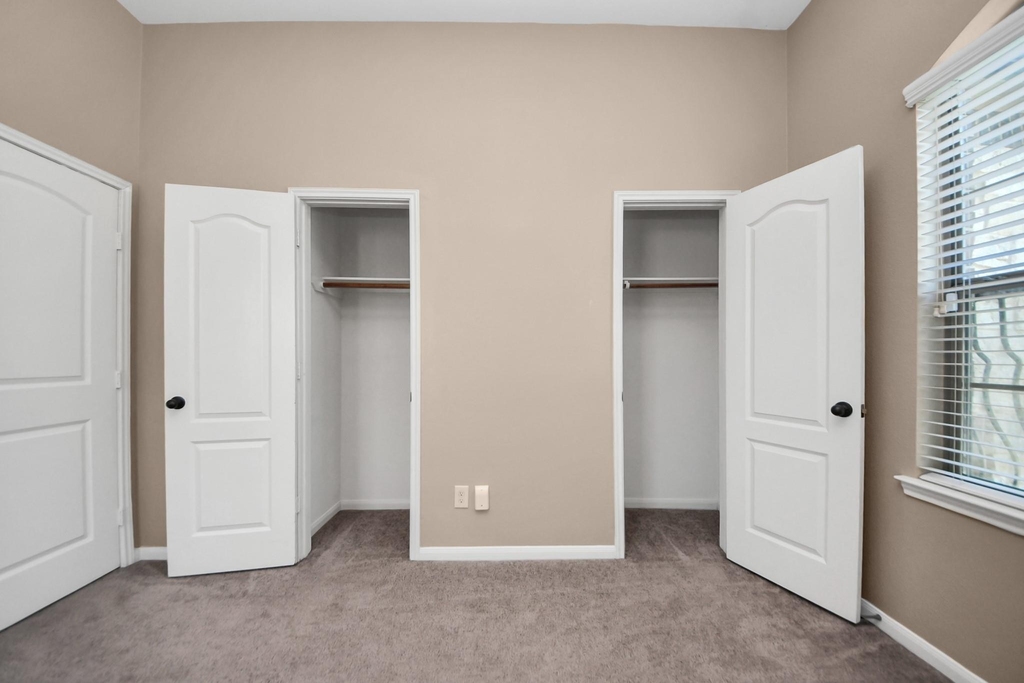 9427 Sapphire Bay Lane - Photo 39