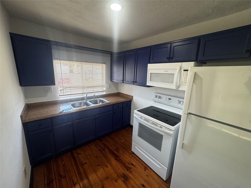 1504 Luzon Street - Photo 4