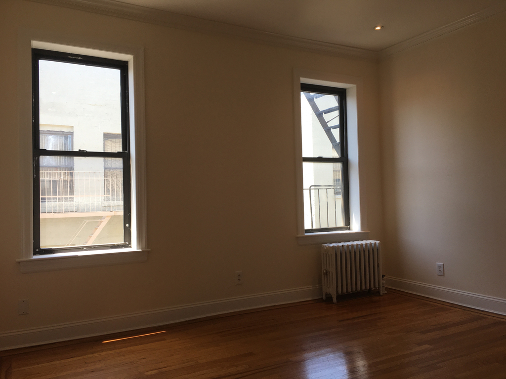 East 30th Street/Park Avenue S - Photo 4