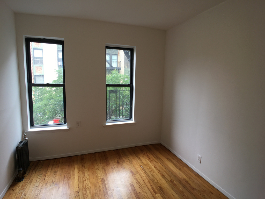 East 30th Street/Park Avenue S - Photo 2