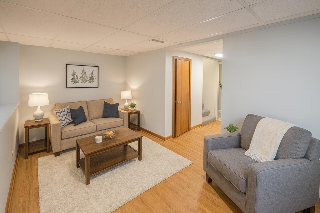 168 Central - Photo 15