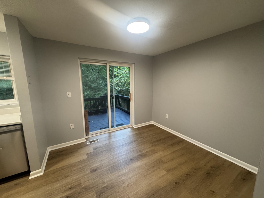 168 Central - Photo 21