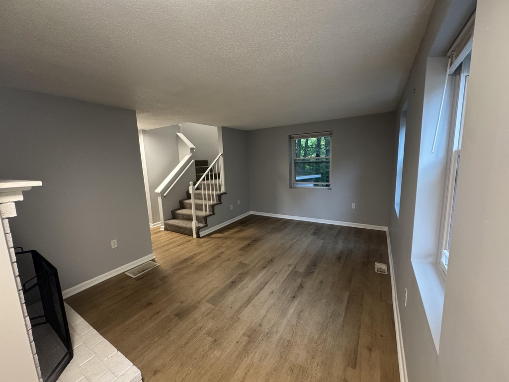 168 Central - Photo 12