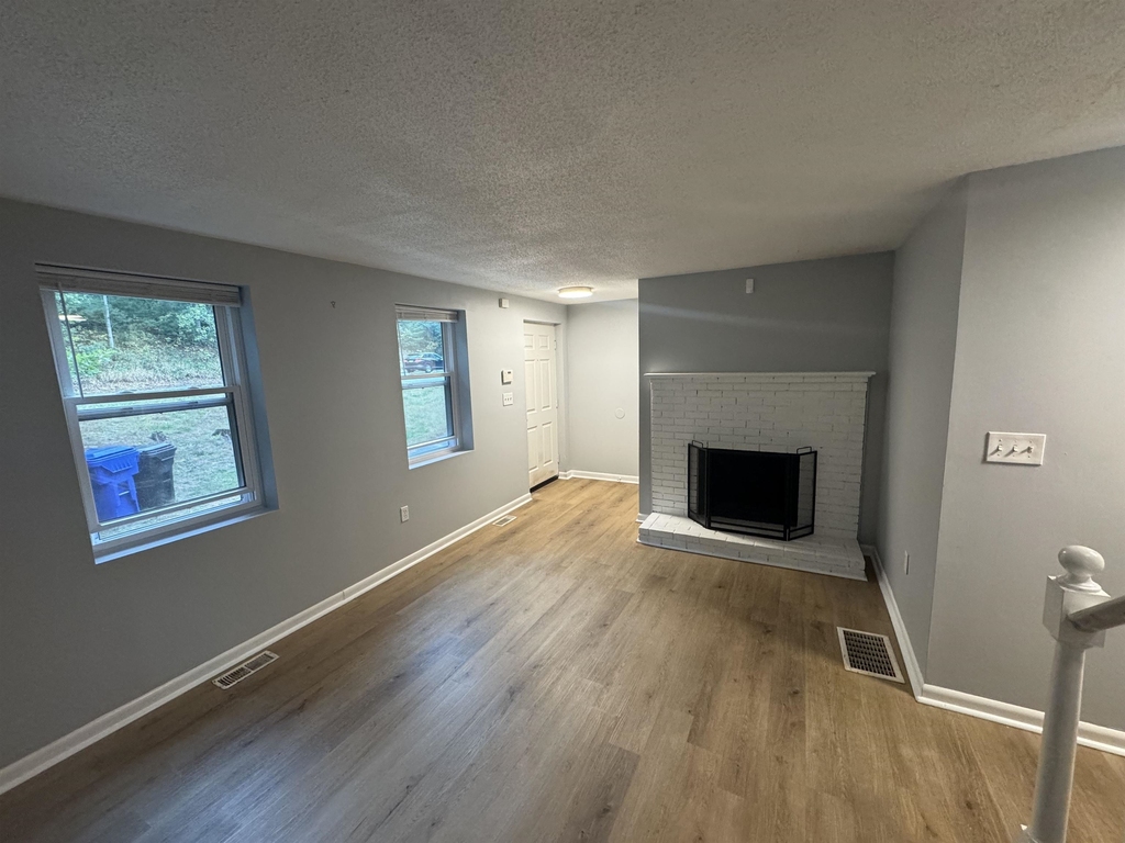 168 Central - Photo 19