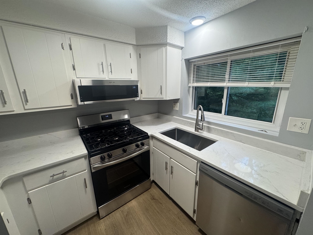 168 Central - Photo 7