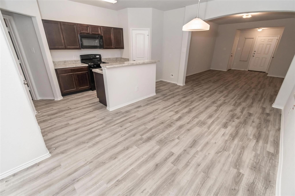 8722 Lar-ree Oaks Circle - Photo 1