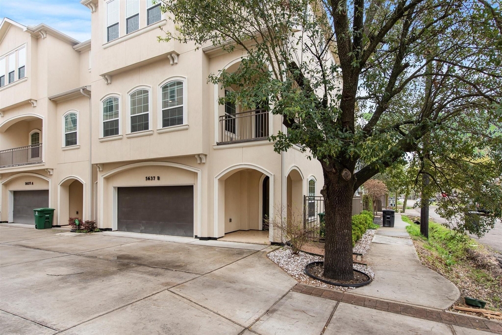 5637 Kiam Street - Photo 0