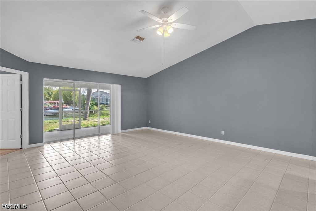 1245 Se 6th Street - Photo 6