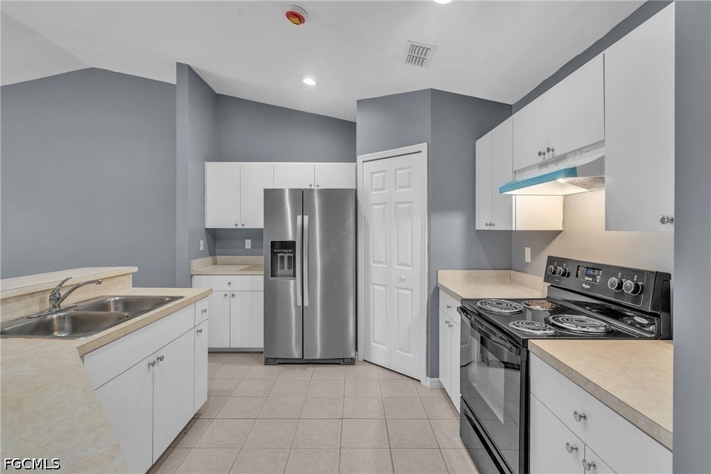 1245 Se 6th Street - Photo 11