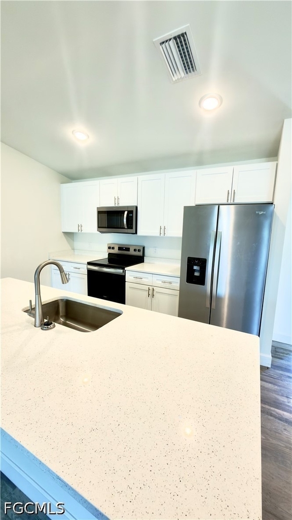 532 Nw 18th Avenue - Photo 2