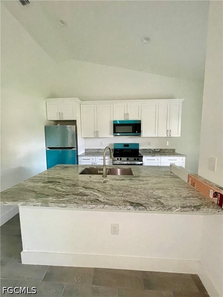 1113/1115 W 12th Street - Photo 1