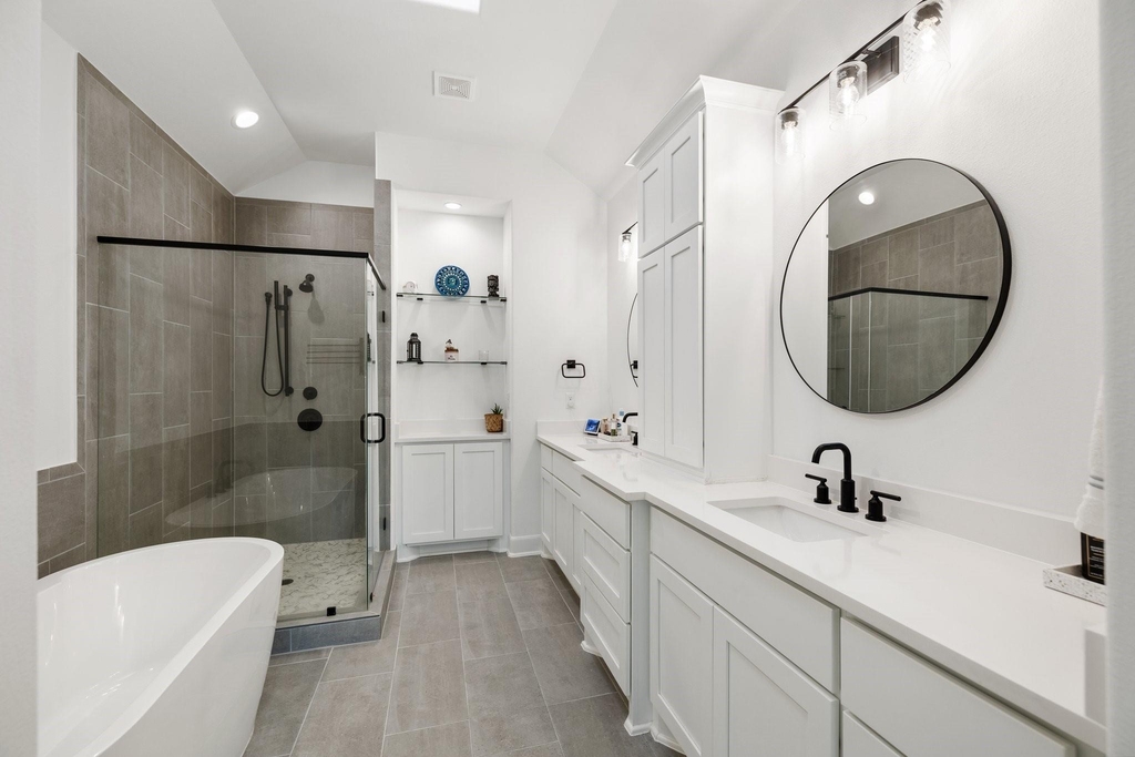 817 W 19th Street - Photo 14