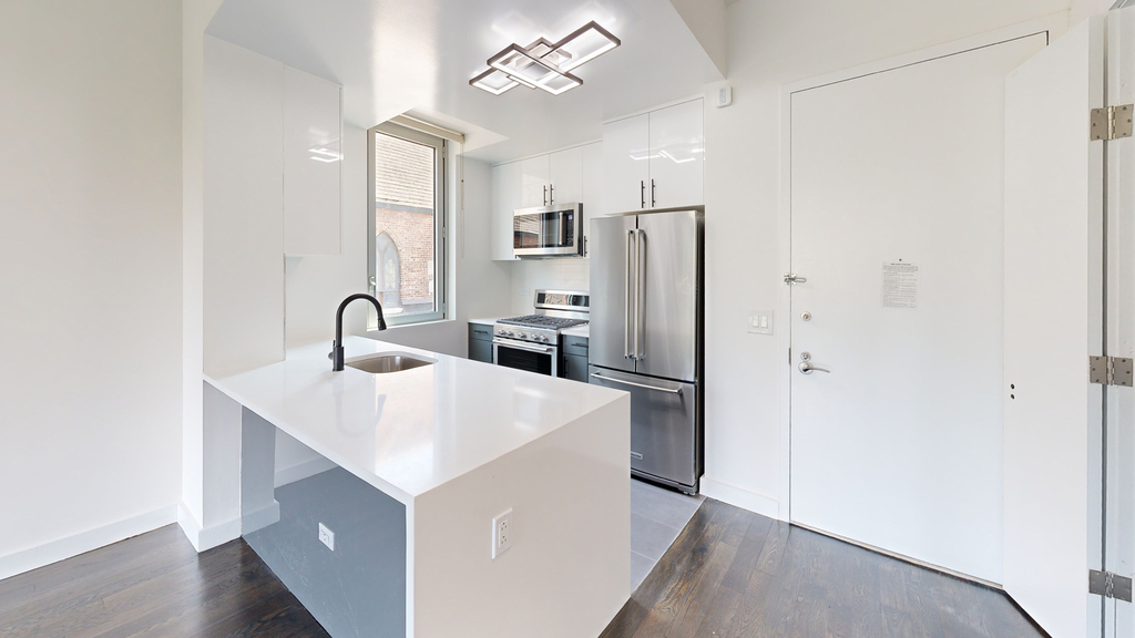 808 Columbus Ave - Photo 1
