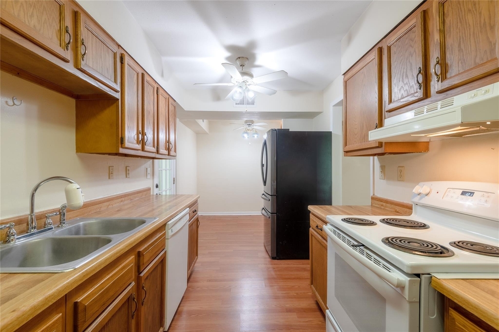 138 Summer Place - Photo 8