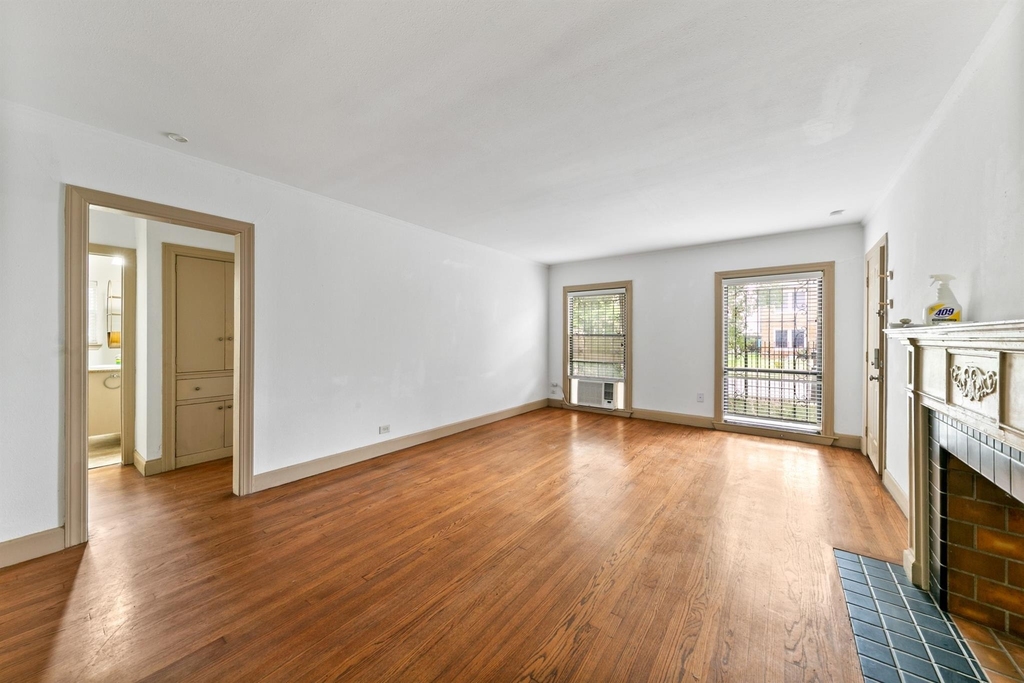 1821 Oakdale Street - Photo 7